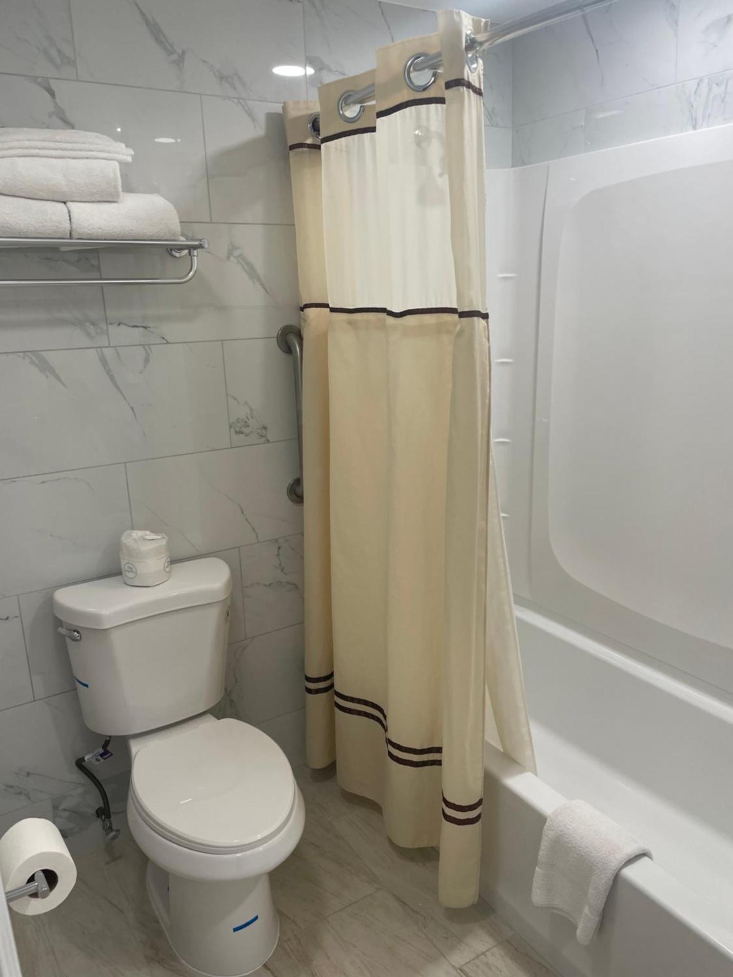 The Springwater Inn Ithaca Bagian luar foto