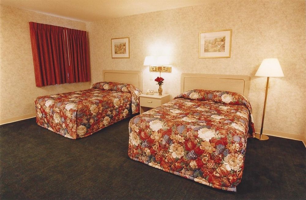 The Springwater Inn Ithaca Bagian luar foto