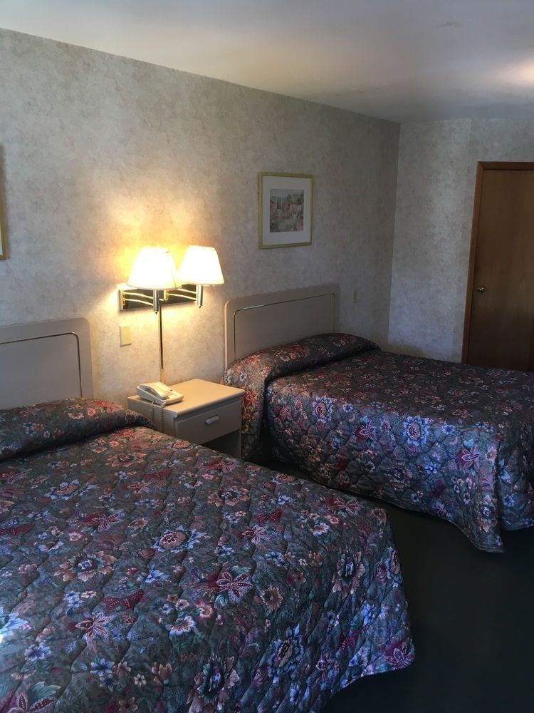 The Springwater Inn Ithaca Bagian luar foto
