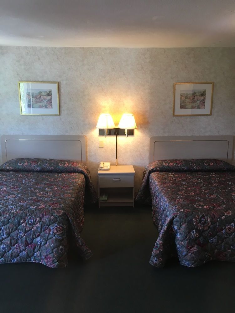 The Springwater Inn Ithaca Bagian luar foto