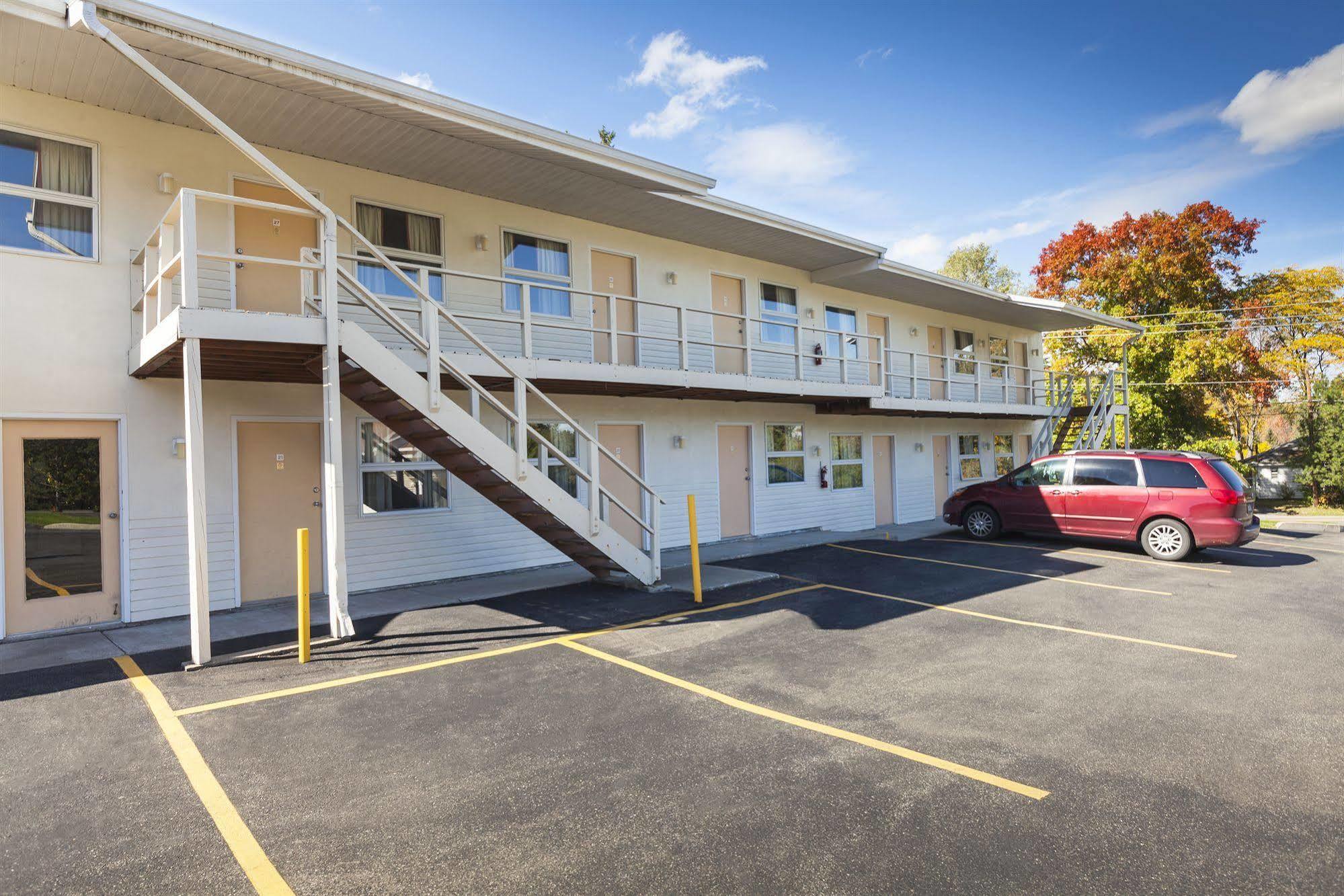 The Springwater Inn Ithaca Bagian luar foto